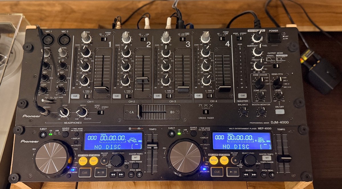 PIONEER DJM4000